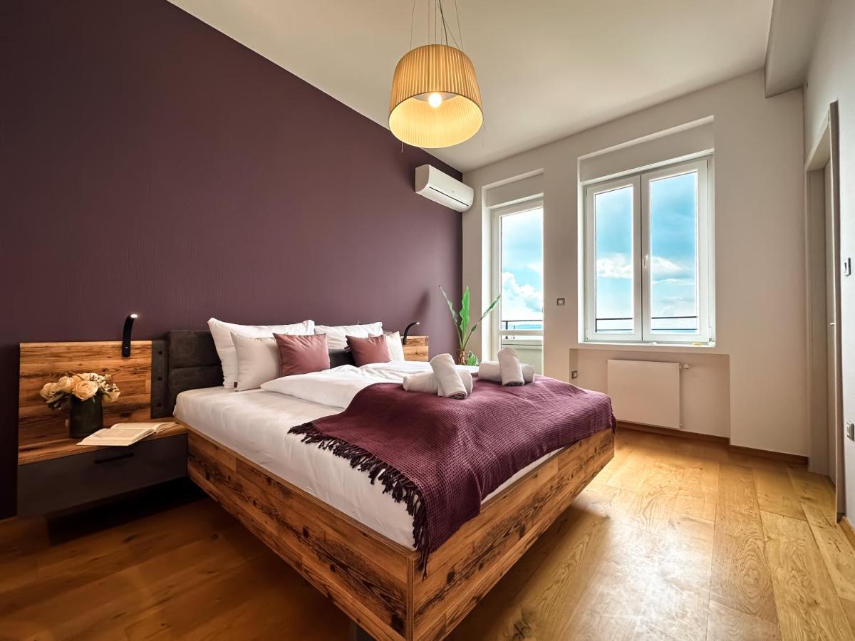 105m2 Penthouse Sea View With Free Garage Parking *