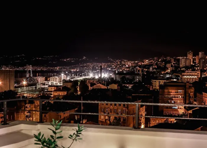 105M2 Penthouse Sea View Rijeka With Free Garage Parking