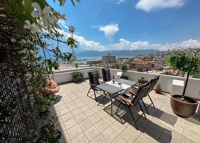 105M2 Penthouse Sea View Rijeka With Free Garage Parking