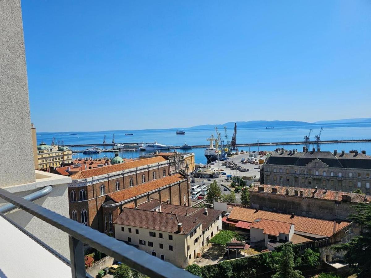 Apartment 105m2 Penthouse Sea View With Free Garage Parking Rijeka